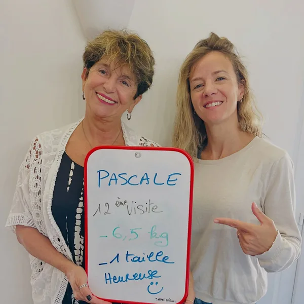 Anaïs et une membre du club Vitality Nutriclub à Cagnes-sur-Mer lors d’un bilan